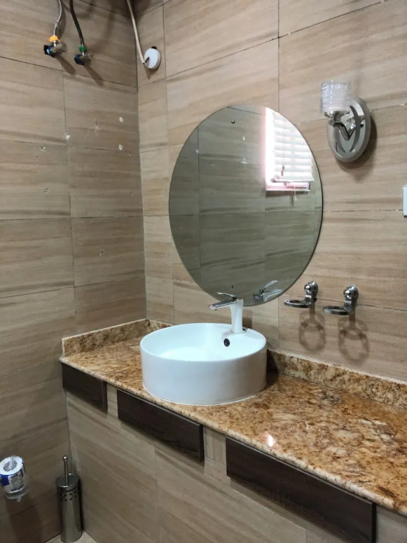 De James Hotels and Suites