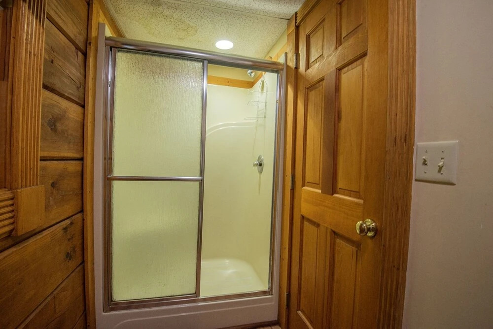 ER51 - Natures Grace Retreat - Great location, Close to all the action! cabin
