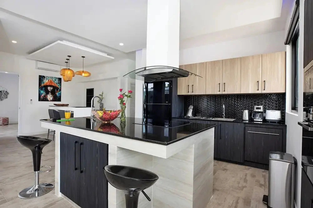 Modern 5 Bedrooms Pool Villa Curtis
