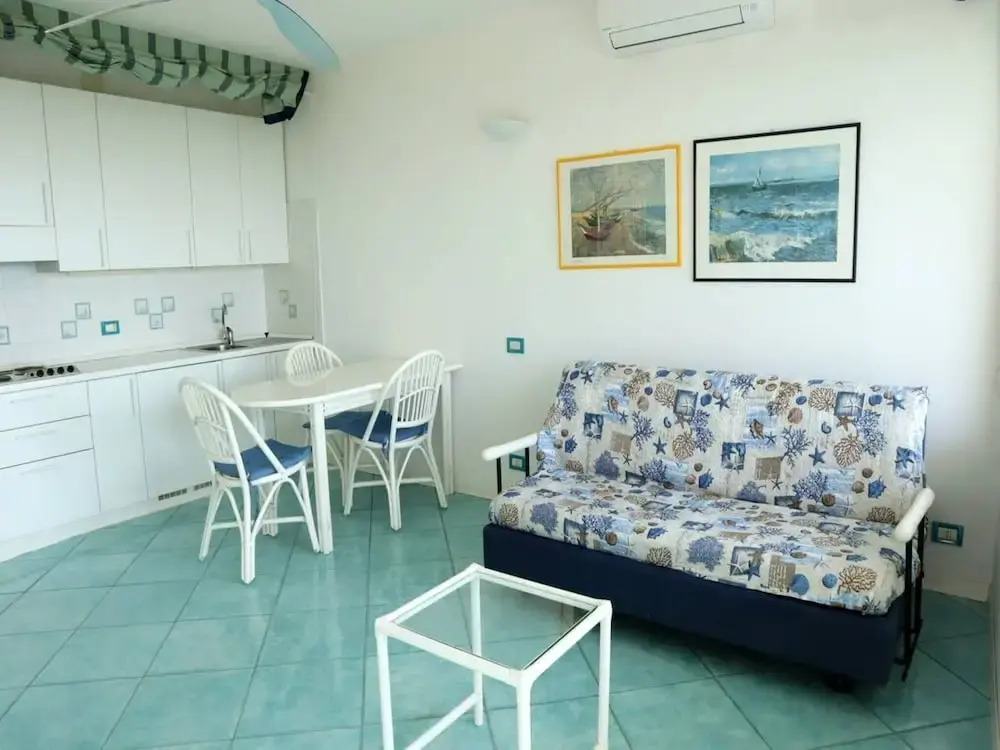 Very Nice Studio with Seaview Terrace Close to the Beach