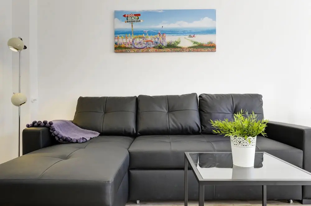 1 Bedroom Apartment With Balcony