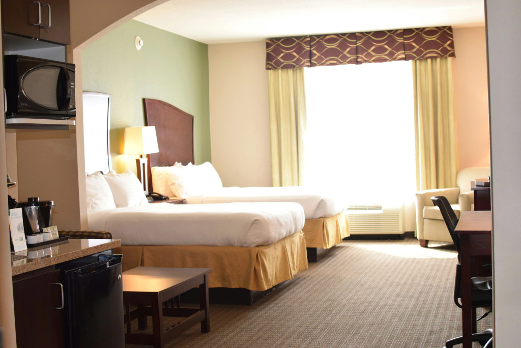 Holiday Inn Express Pratt by IHG