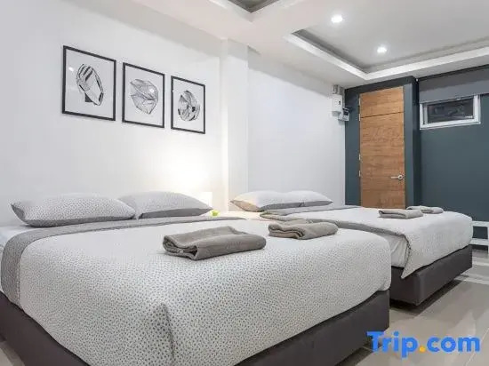 P1 Silom Pan large room full kitchen WIFI 4-6pax