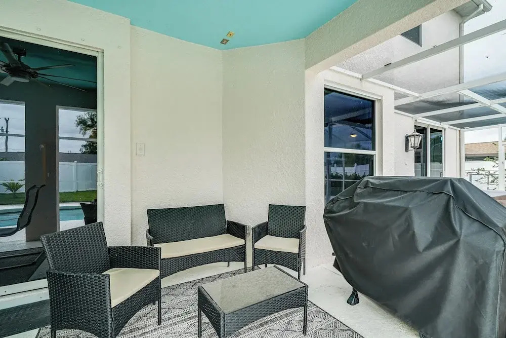 Hot Tub + Fire Pit: Spacious Cape Coral Oasis!