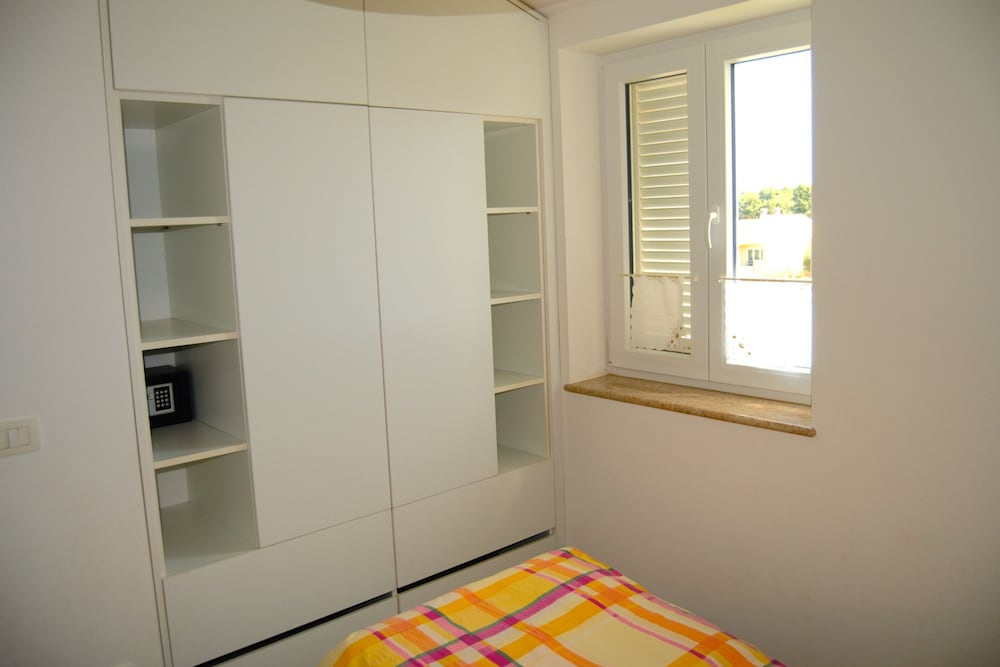 Apartments Ari i Segi