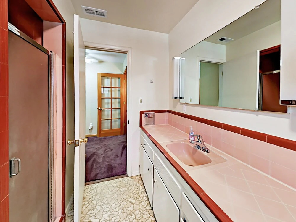 1062 Glenwood Way - 4 Br Home