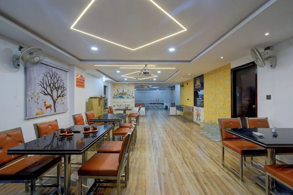 Fabhotel Svr Lavish Lounge