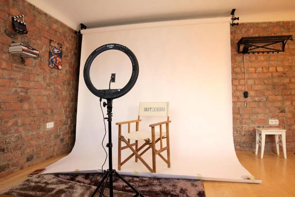 Mini cinema & movie studio with PS5
