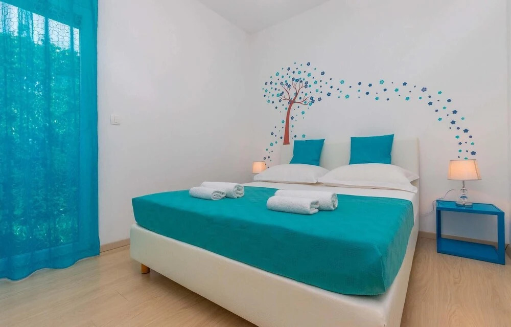 Stunning Home in Selce With 4 Bedrooms, Wifi and Outdoor Swimming Pool