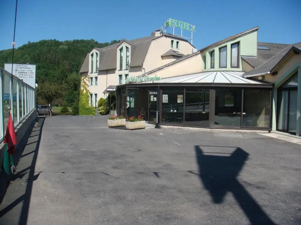 Hôtel-Restaurant Le Calice Du Gevaudan - A75
