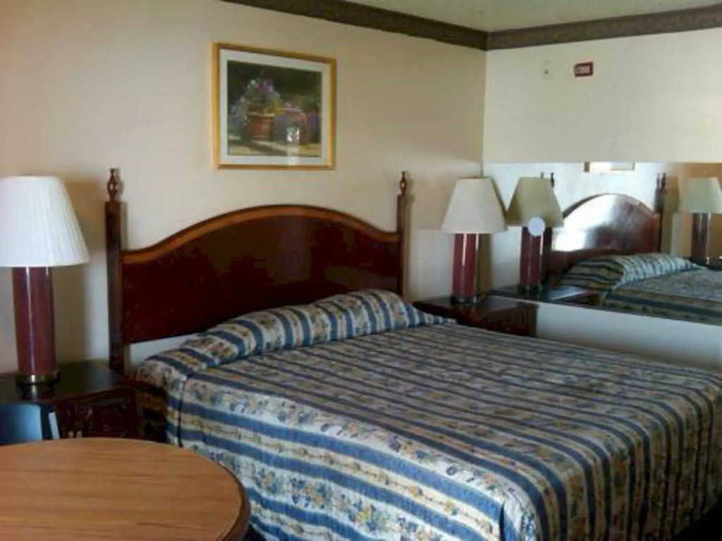 Crescent Inn
