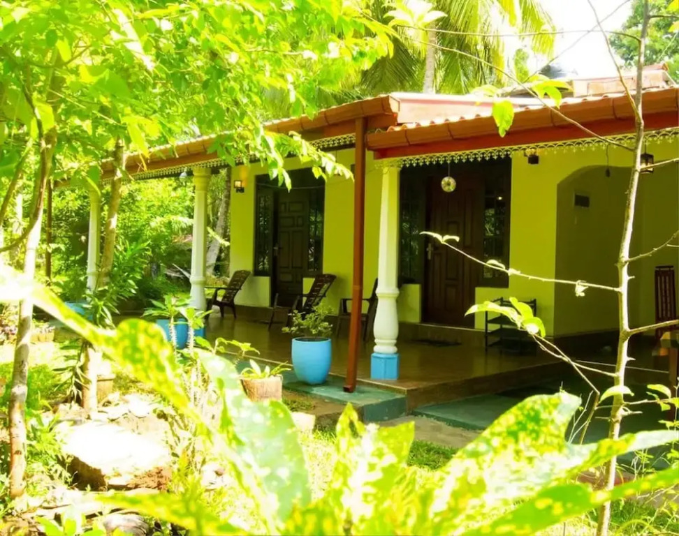 Senura Homestay
