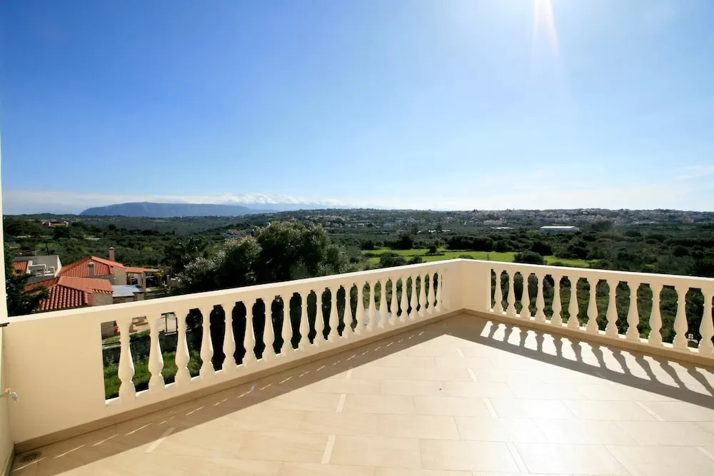 Luxurious Villa Anthi