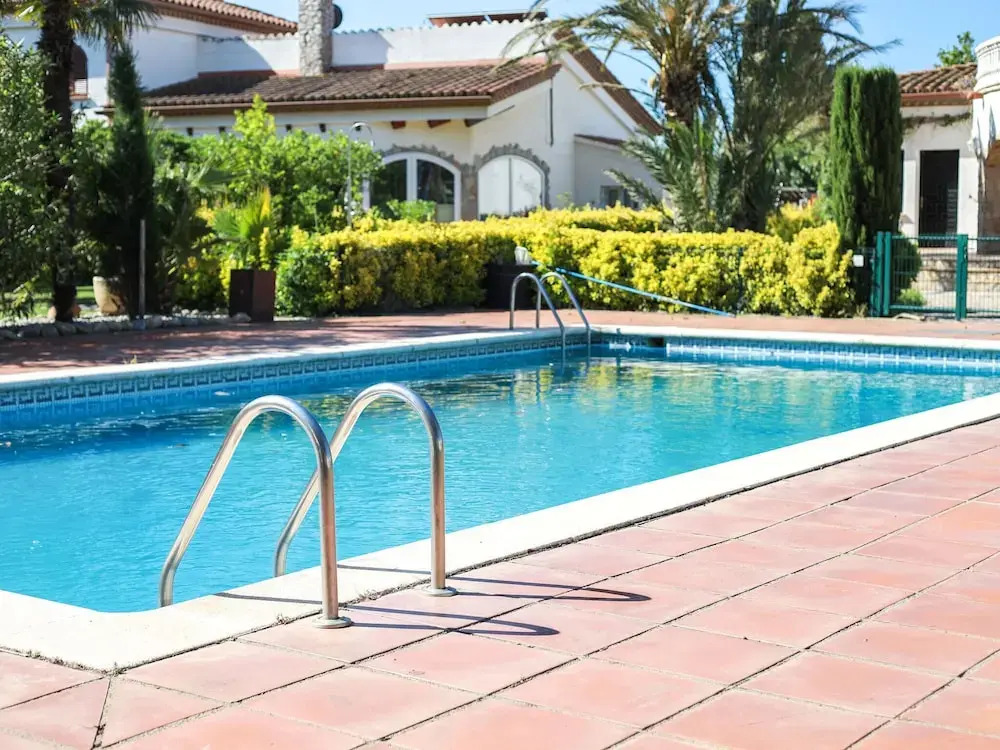 Pleasant Holiday Home in Vilacolum With Shared Swimming Pool