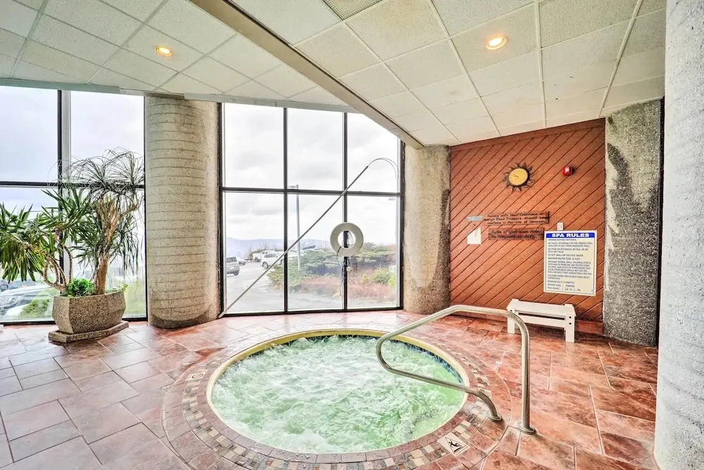 2 Mi to Ski Resort! Sugar Mtn Condo w/ Indoor Pool