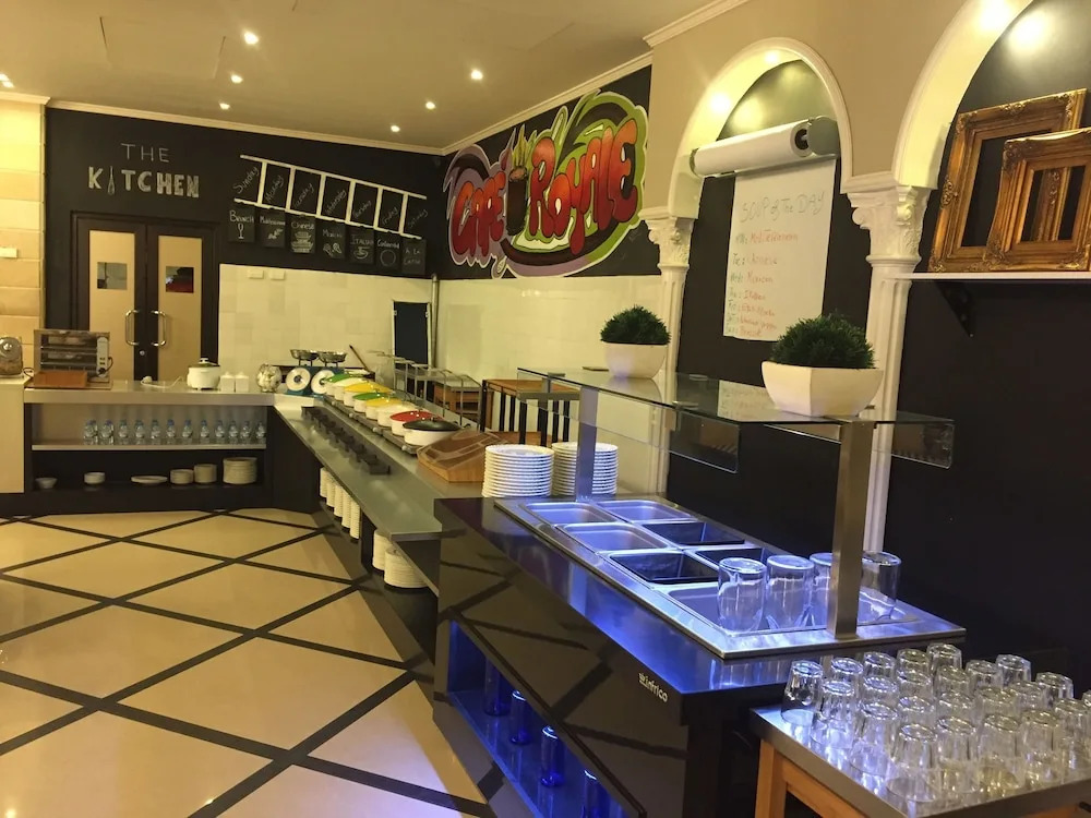 Royal Grand Hotel