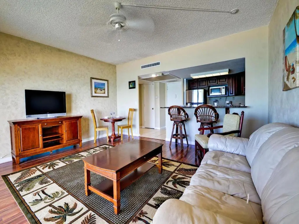 Regatta Beach Club C713