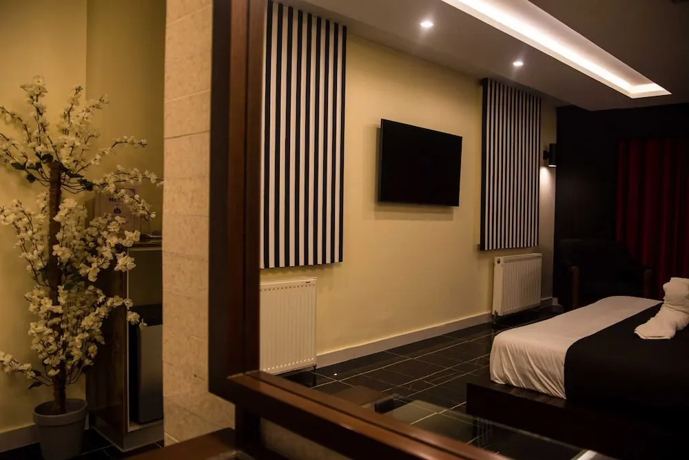 Metropole Hotel