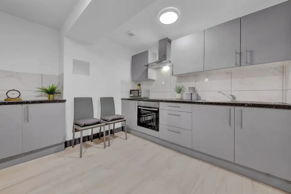 Serviced Ensuite Studio in Feltham London Heathrow