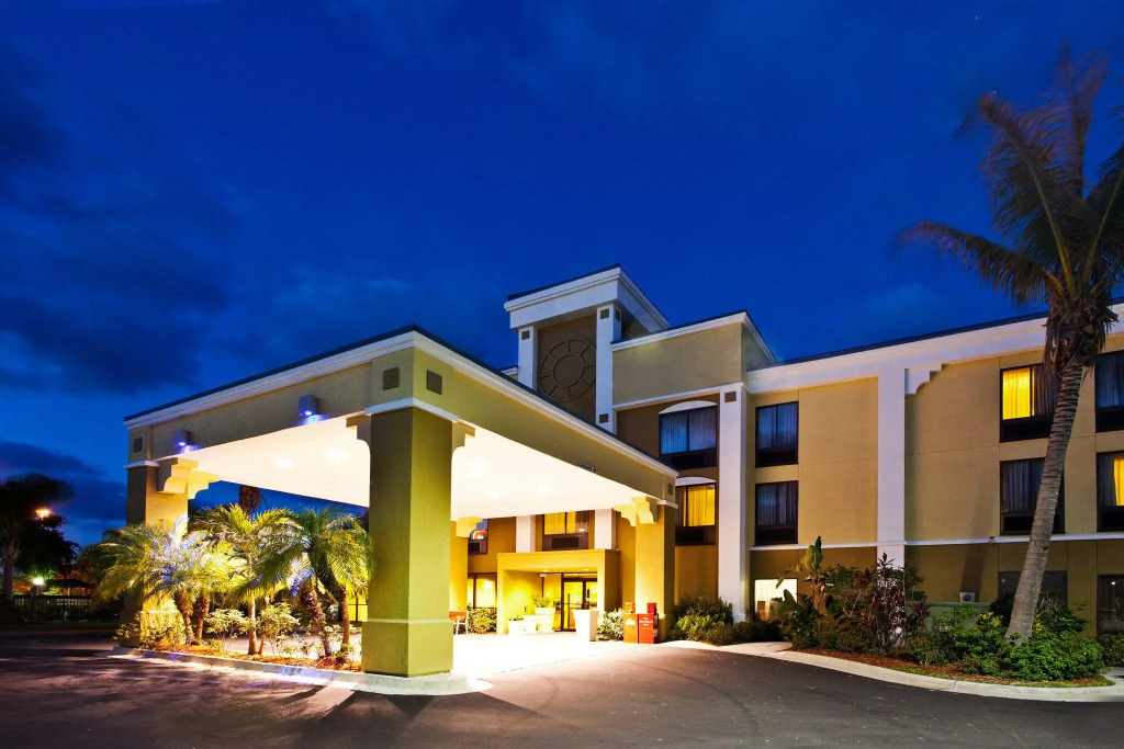 Holiday Inn Express Vero Beach-West I-95 by IHG