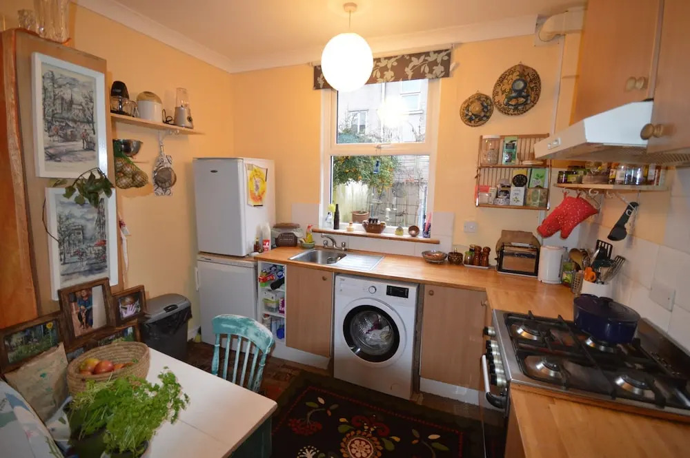 Beautiful 2 Bedroom House In St Werburgs