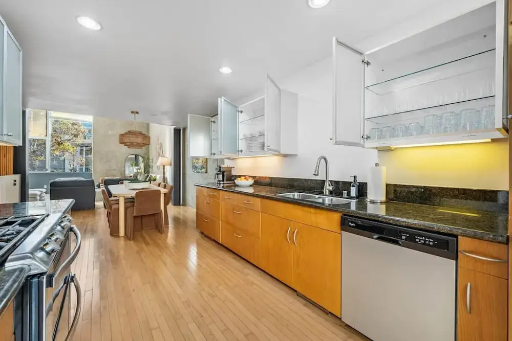 Gaslamp Row House - Sleeps 8 Private Garage AC