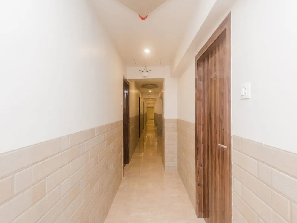 FabHotel Veera Residency - Nr Airport