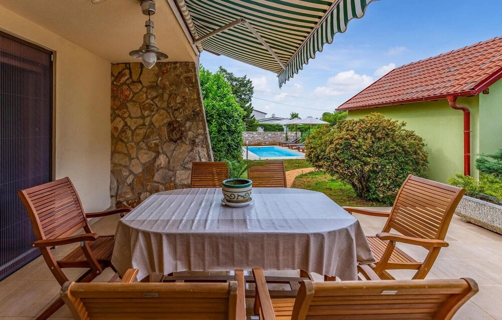 Three-Bedroom Holiday Home In Premantura