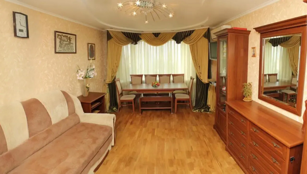 Status Apartment