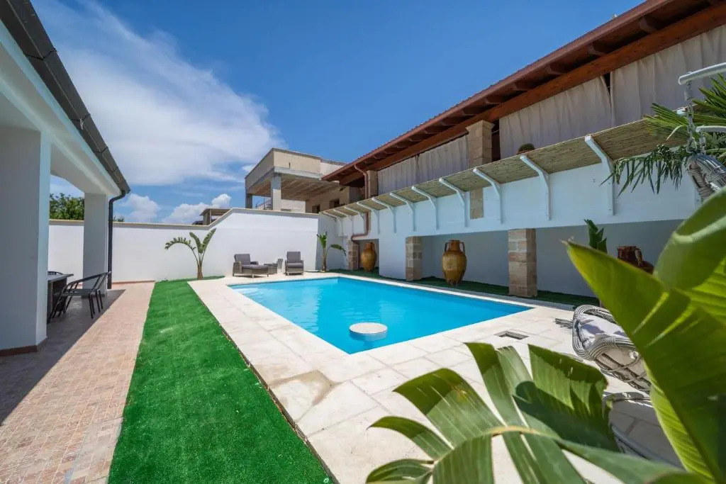 Villa Geraldina  con piscina