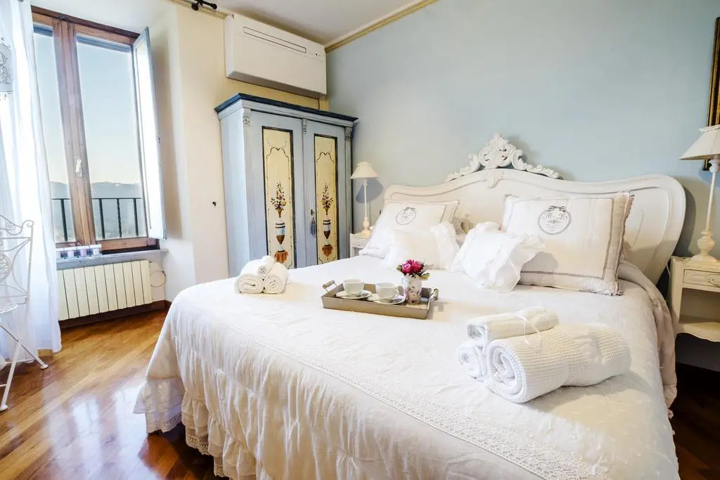 Ripa Medici, camere con vista e parcheggio incluso