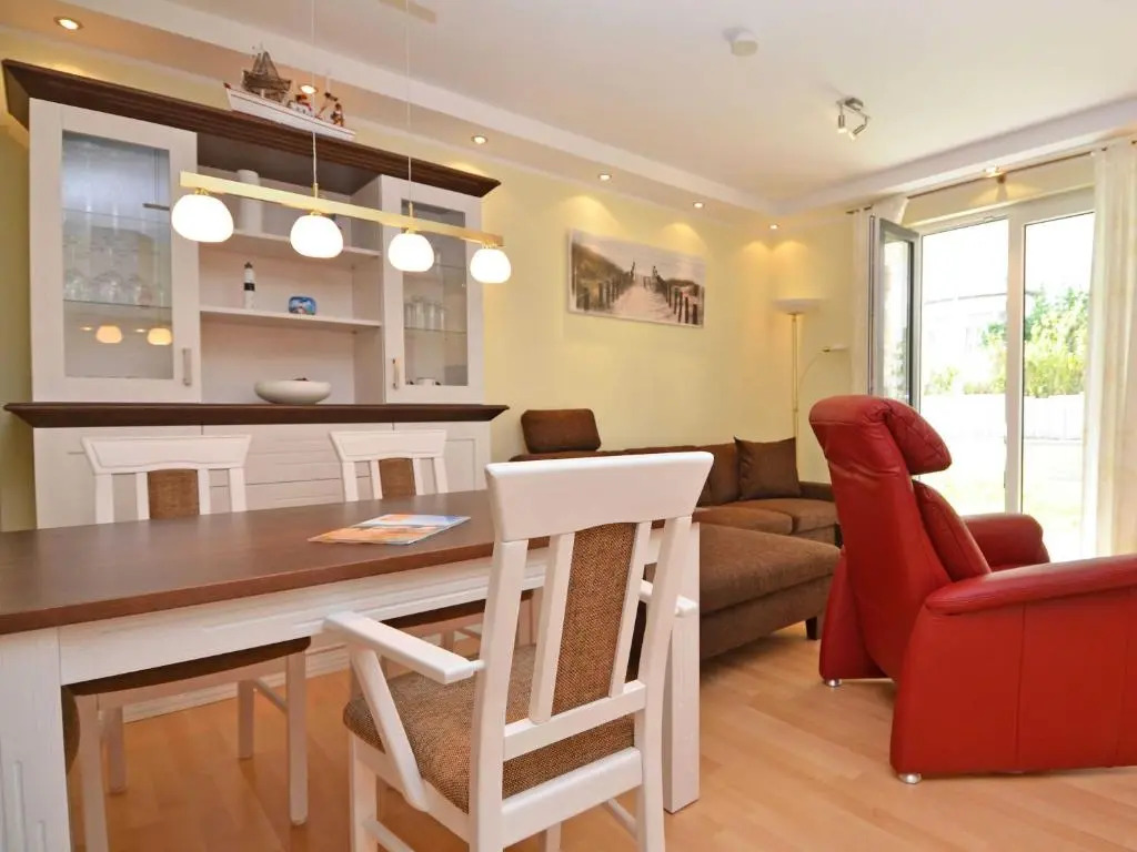 strandnahe FeWo mit 2 Schlafzimmern und Terrasse, Residenz Margarete, Binz
