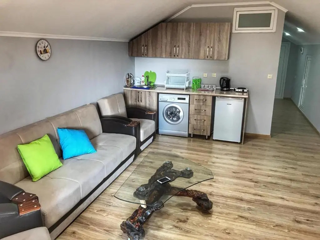 Apartment Green House