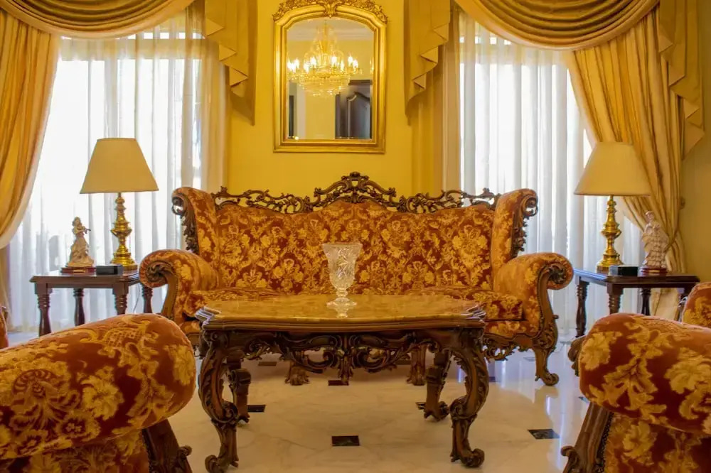 100 Boutique Living