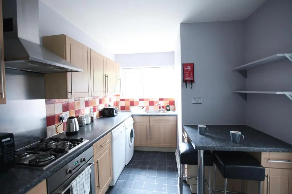 Honest Hospital House Apartment 1