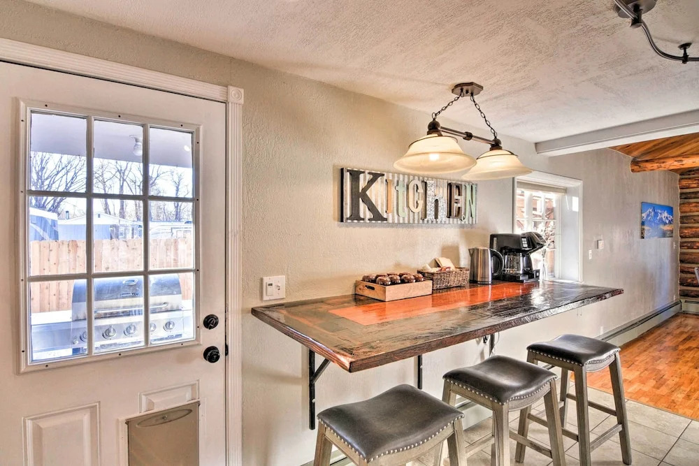 Downtown Buena Vista Cabin w/ Patio & Grill!