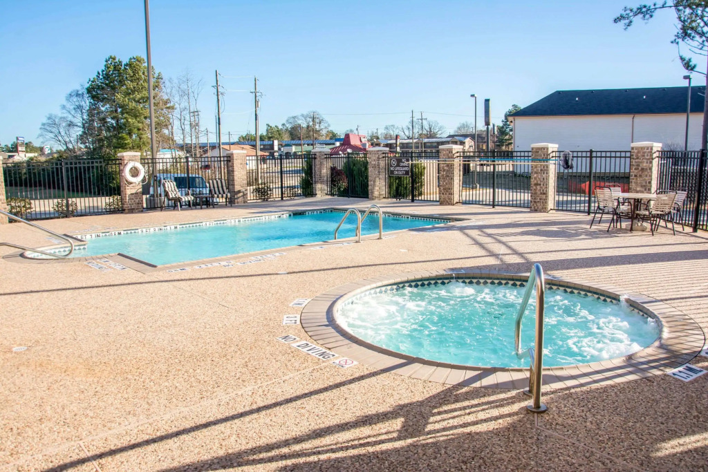 Sleep Inn & Suites Center