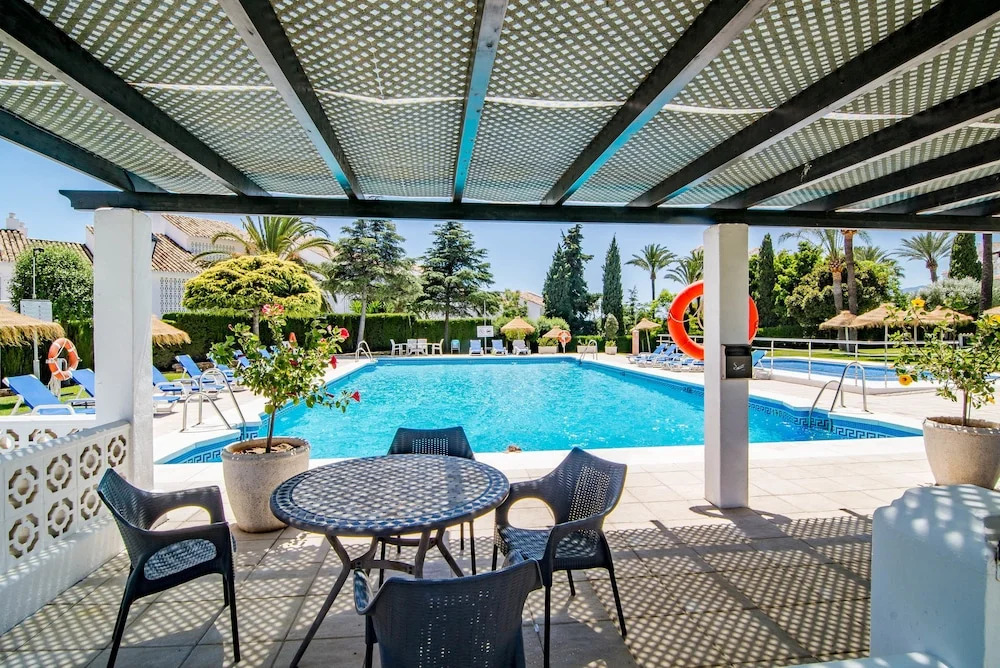MA1 Marvelous 2 bedroom apt close to everything Roomservice