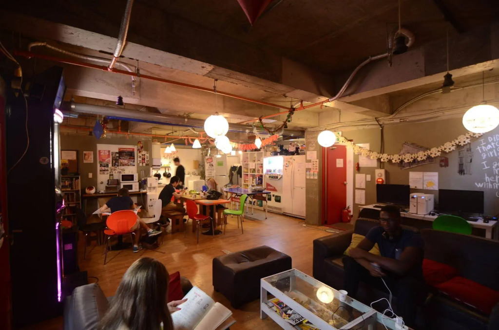 Kimchee Sinchon Guesthouse