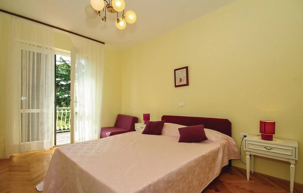 Beautiful Apartment in Umag With 3 Bedrooms and Wifi