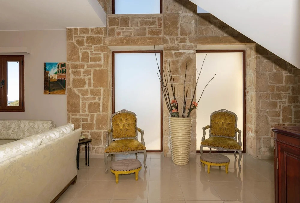 Armonia Seaside Villas