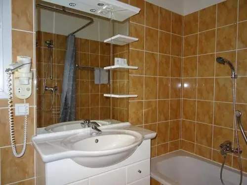 AU BOIS FLEURI Location Villa et Studios Roquebrune-sur-Argens