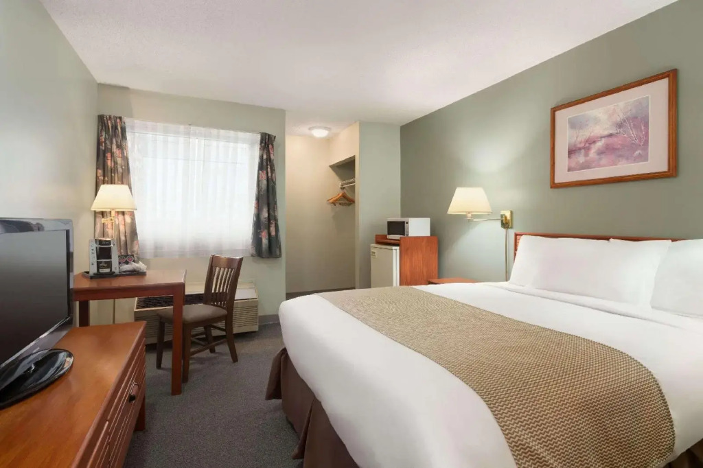Econo Lodge Inn & Suites Cranbrook
