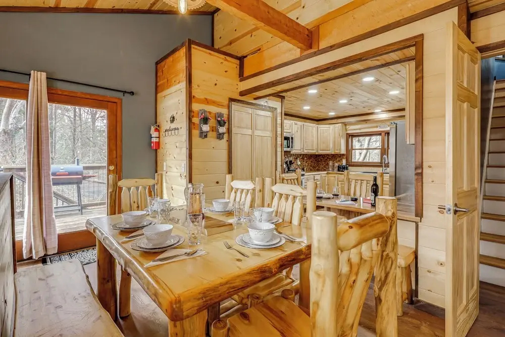 Hot Tub + Game Room: Gatlinburg Family Cabin!