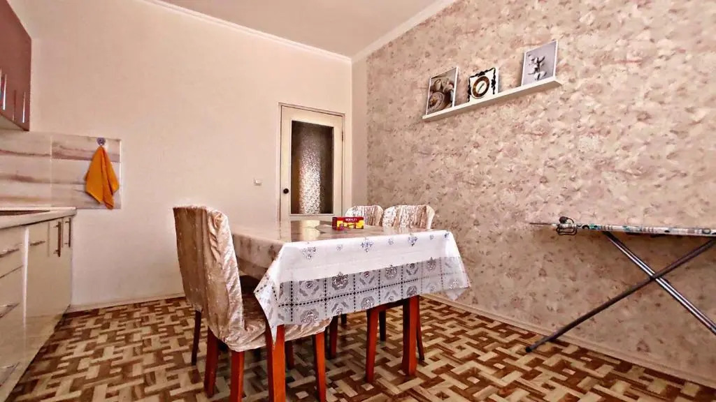 Apartment White Spring