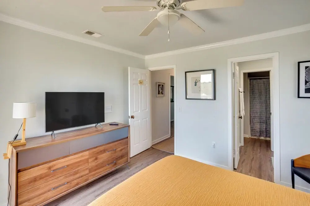 St Helena Island Retreat w/ Deck: Walk to Beach