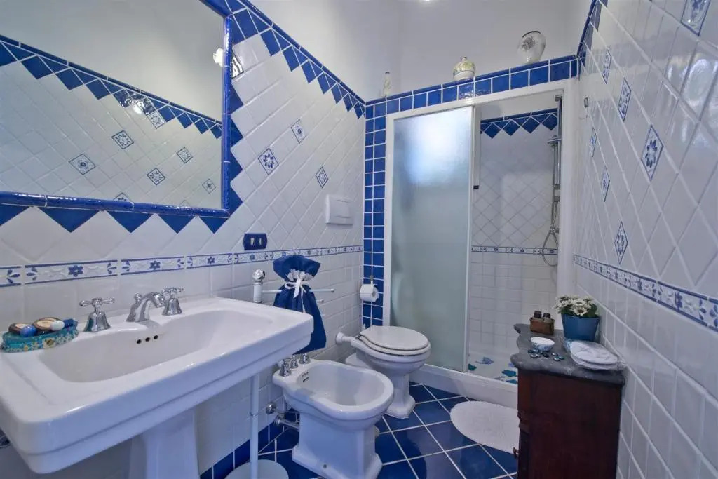 CASA NOEMI 4&2, Emma Villas