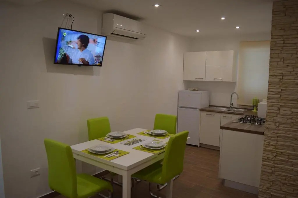 Apartments Eta