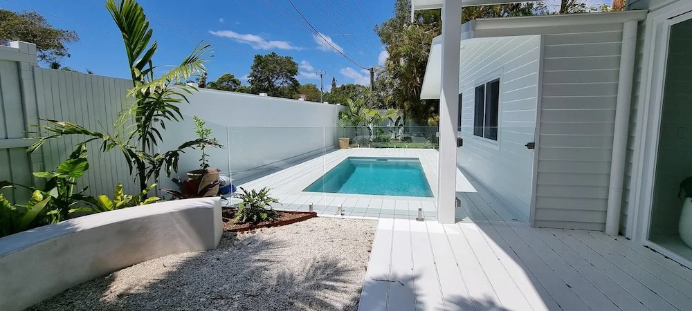 Pool House - Peaceful Luxury, Byron Bay