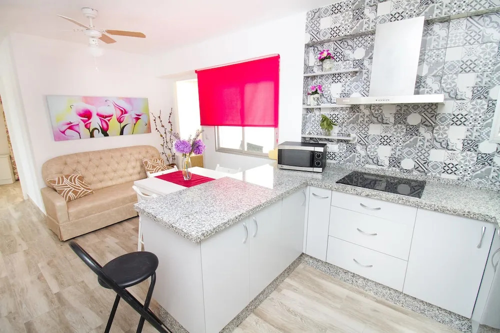 Modish 3 bedroom Apartment in Malaga by La Recepción